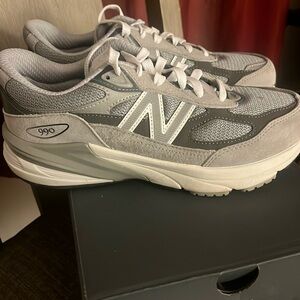 New Balance 990